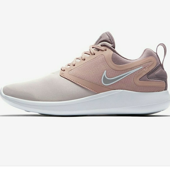 Nike Shoes - Nike LunarSolo Running Sneakers Size 6